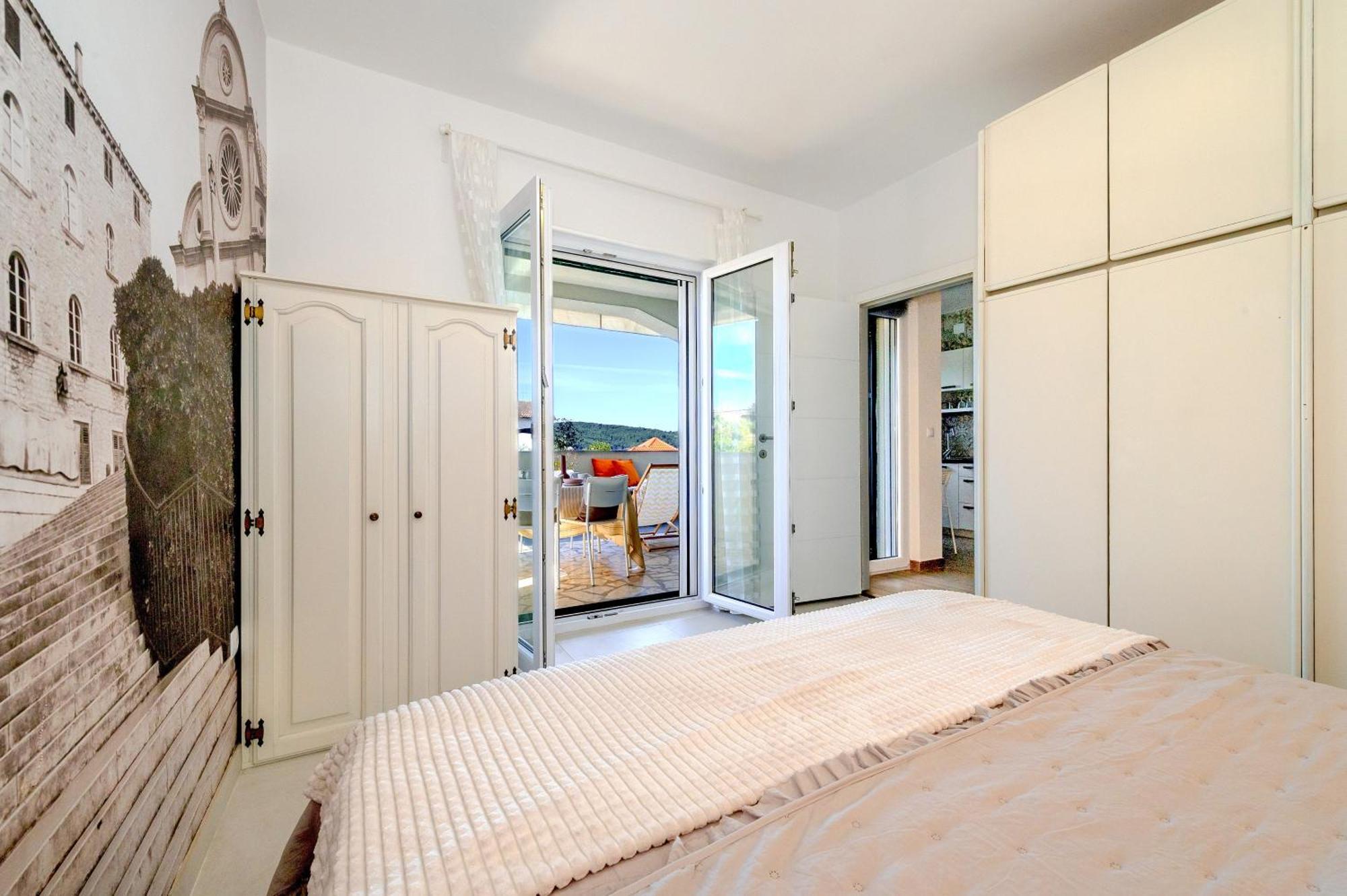Ojra New Apartment With Seaview شيبينيك المظهر الخارجي الصورة