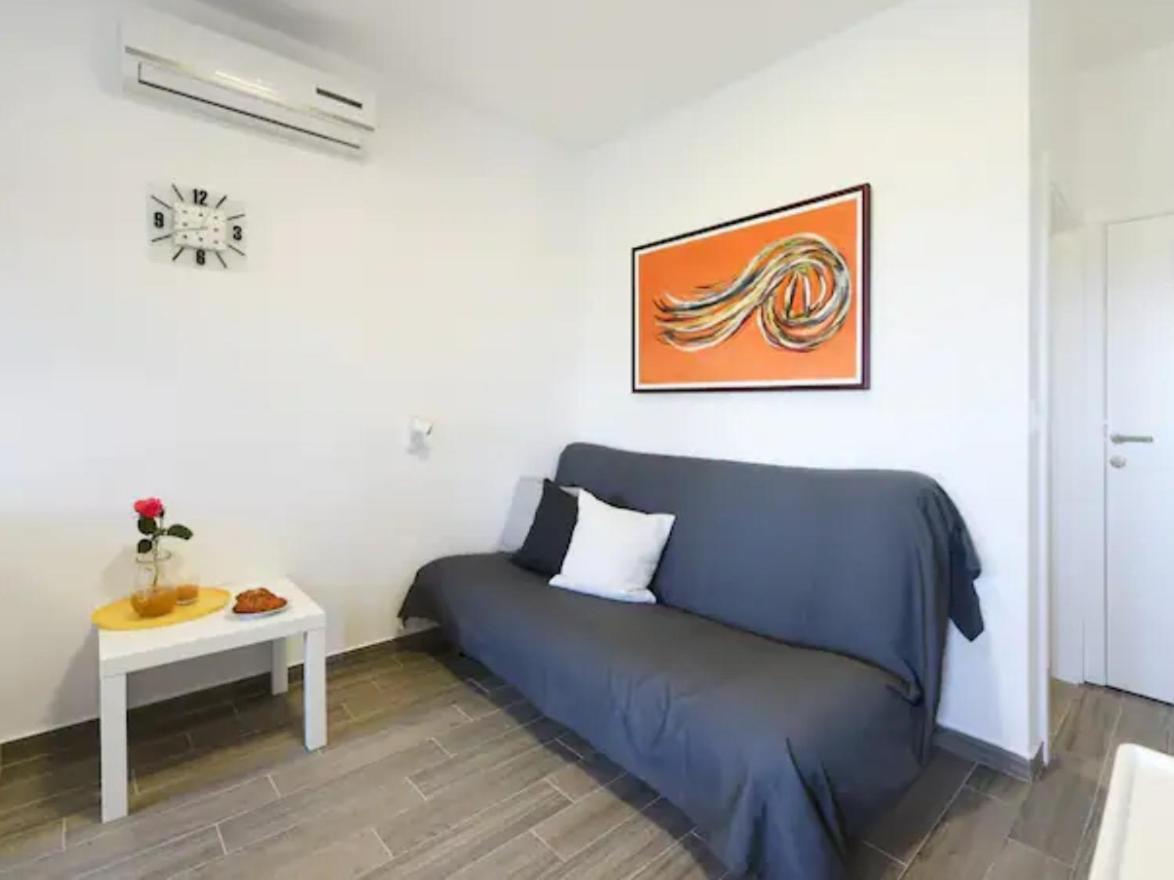 Ojra New Apartment With Seaview شيبينيك الغرفة الصورة